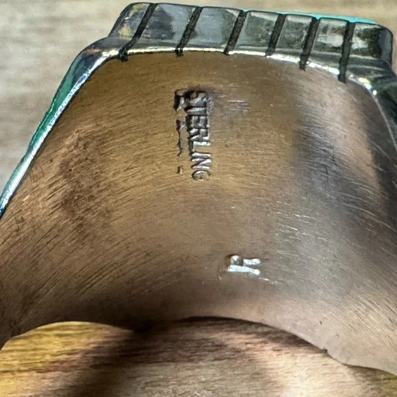 Men’s Turquiose and Sterling Silver ring. Size 12.5. - Picture 4 of 10